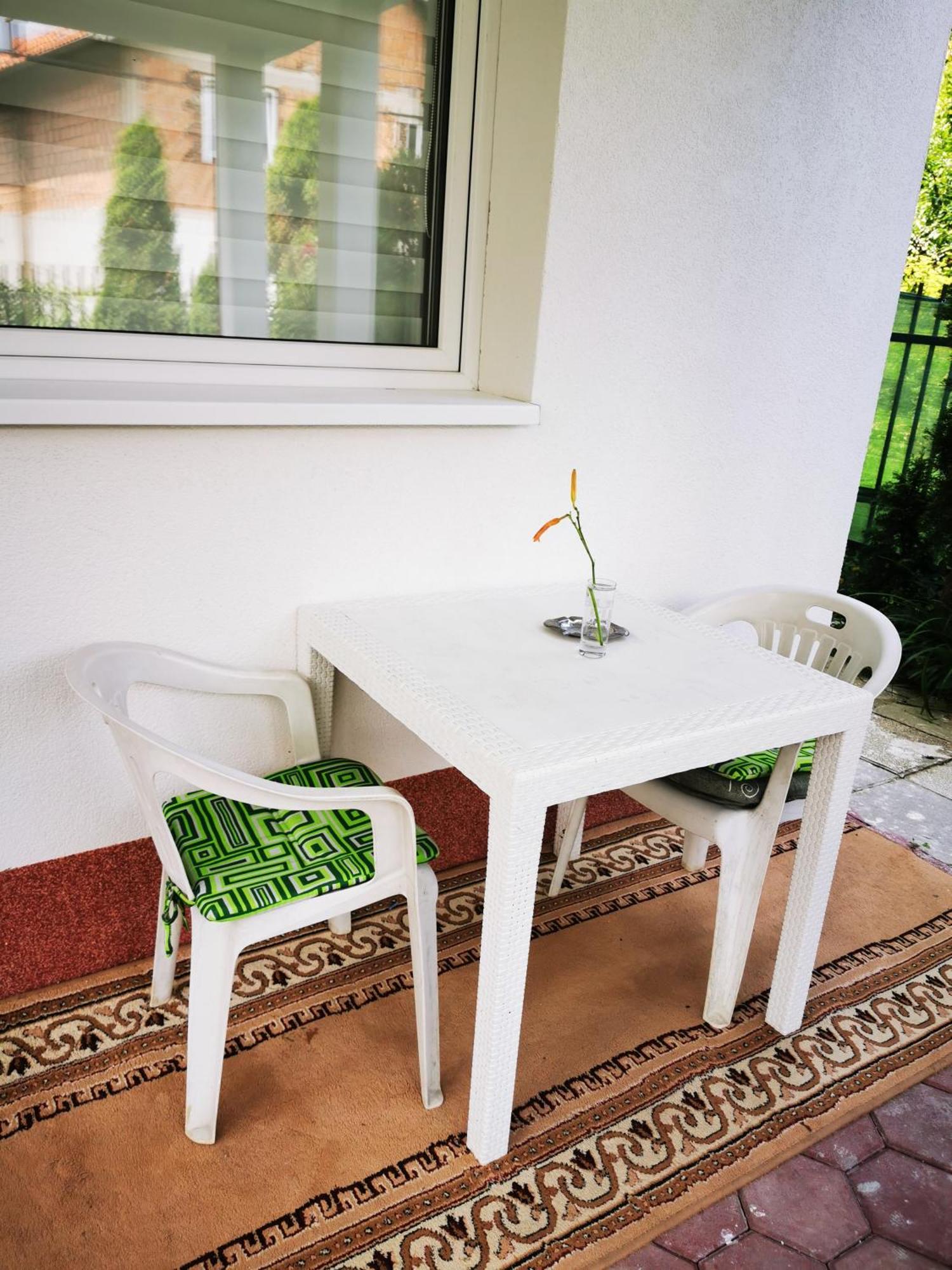 Rest & Recharge 4Bdr Apt- Free Parking, Ac & Garden SJJ Eksteriør billede